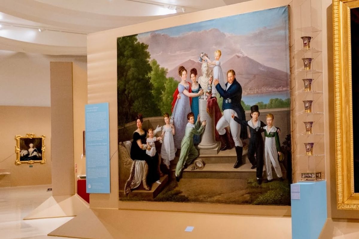 Allestimento e decori per la mostra Regine alla Reggia di Caserta curati da Work in Progress